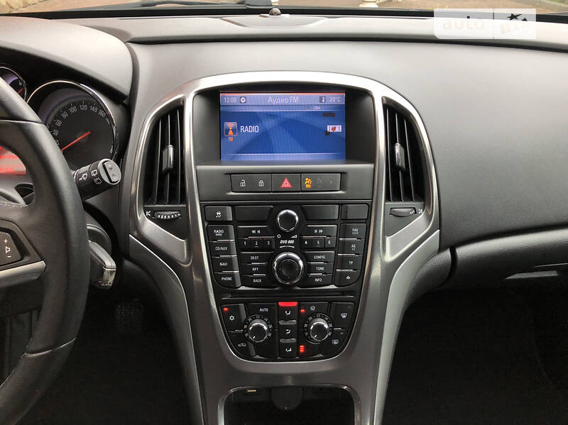 Универсал Opel Astra 2011 в Стрые