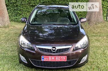 Универсал Opel Astra 2012 в 