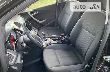 Универсал Opel Astra 2012 в 