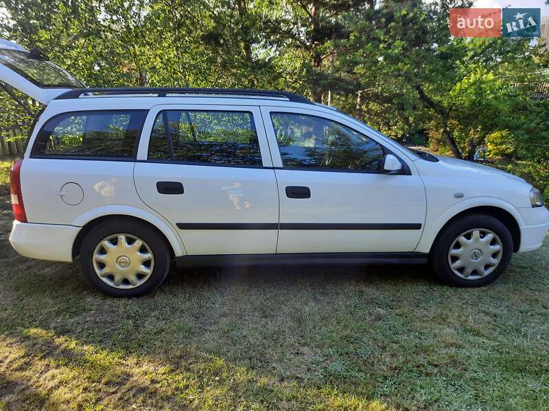 Універсал Opel Astra 1998 в Бару