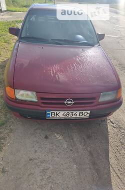 Седан Opel Astra 1993 в Ровно