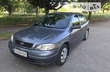 Седан Opel Astra 2006 в 