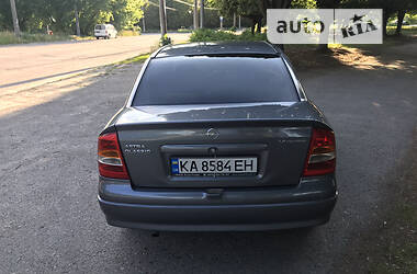 Седан Opel Astra 2006 в 