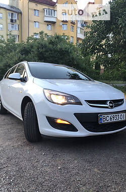 Универсал Opel Astra 2014 в Львове