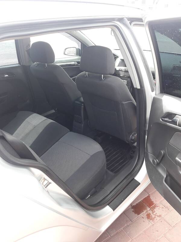 Универсал Opel Astra 2005 в Сарнах