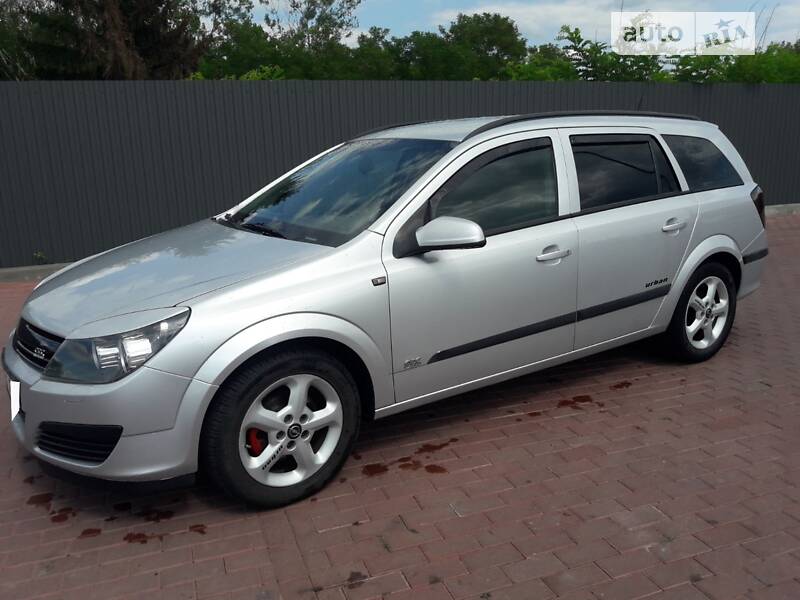 Универсал Opel Astra 2005 в Сарнах