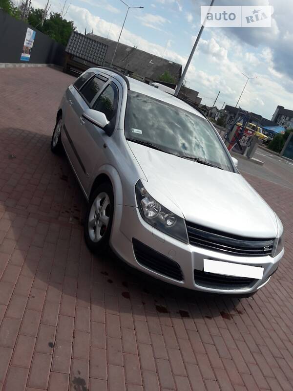 Универсал Opel Astra 2005 в Сарнах