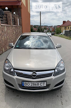 Универсал Opel Astra 2010 в Тернополе