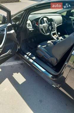 Купе Opel Astra 2013 в Кам'янському