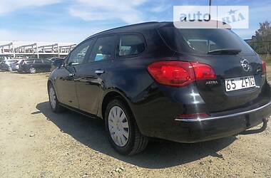 Универсал Opel Astra 2012 в Калуше