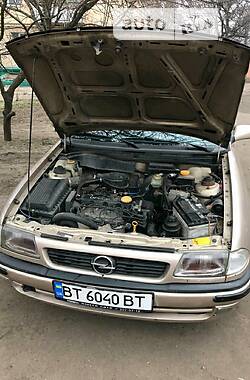 Седан Opel Astra 1997 в Киеве