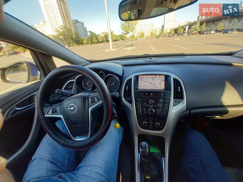 Универсал Opel Astra 2010 в Киеве