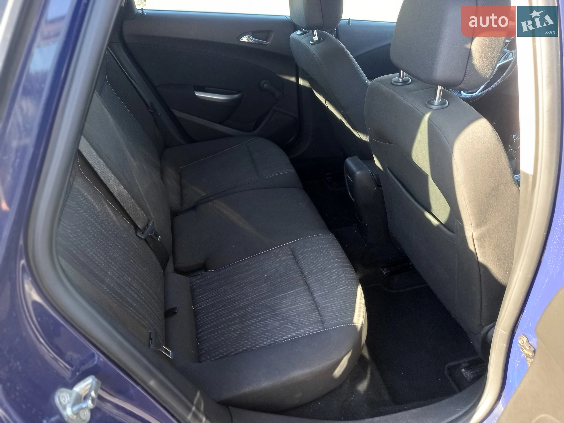 2010 Opel Astra - мініатюра 14