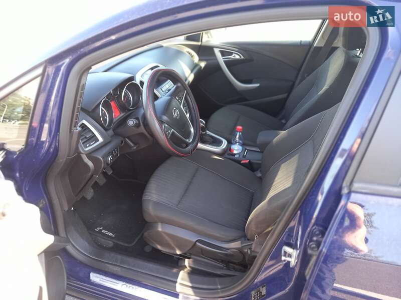 Универсал Opel Astra 2010 в Киеве