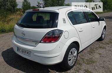 Хэтчбек Opel Astra 2009 в Каменке-Бугской
