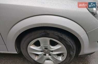 Седан Opel Astra 2011 в 