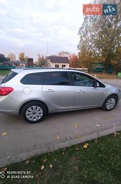 Универсал Opel Astra 2013 в Калуше