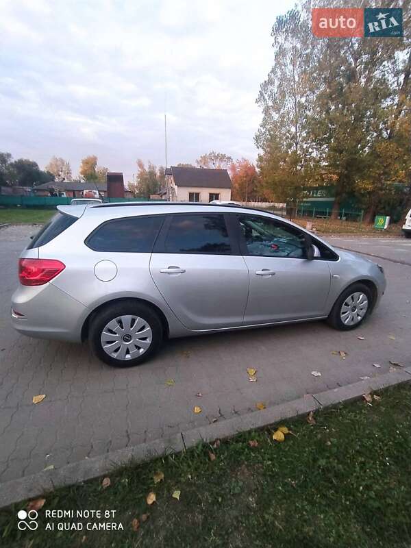 Универсал Opel Astra 2013 в Калуше