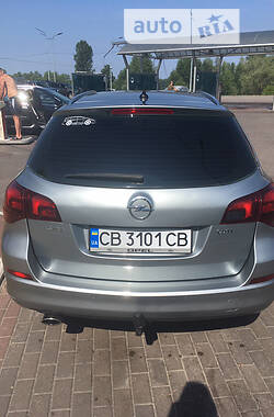 Універсал Opel Astra 2011 в Києві