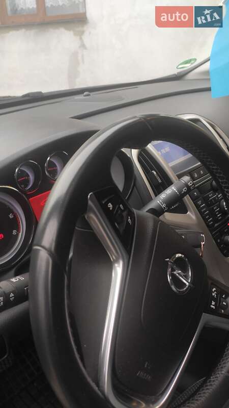 Універсал Opel Astra 2011 в Львові