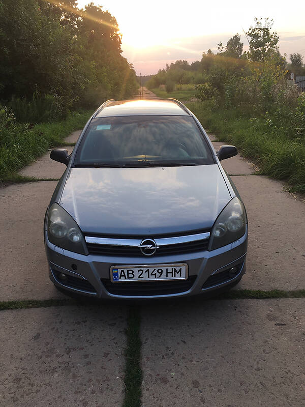 Универсал Opel Astra 2005 в Чернигове