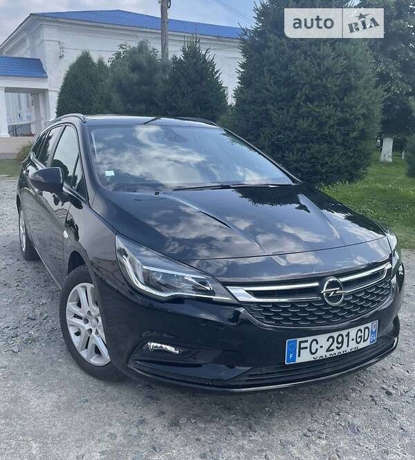 Универсал Opel Astra 2019 в Корце
