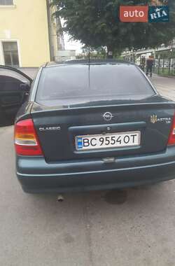 Седан Opel Astra 2005 в Стрые