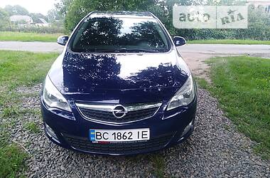 Універсал Opel Astra 2012 в Умані