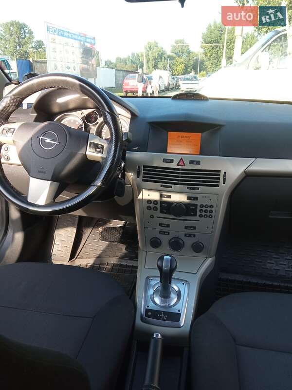 Хэтчбек Opel Astra 2007 в Киеве