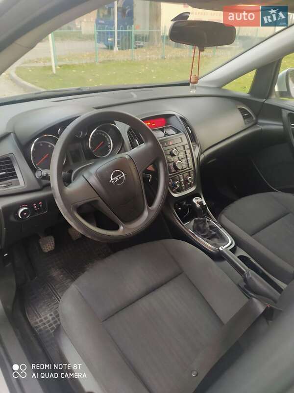 Универсал Opel Astra 2013 в Калуше