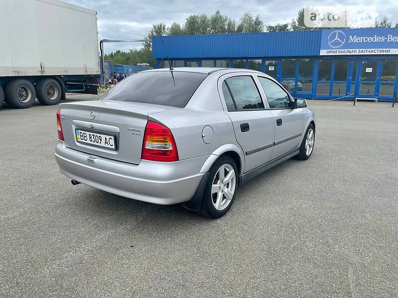 Седан Opel Astra 2001 в Киеве