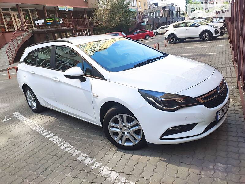Универсал Opel Astra 2019 в Одессе