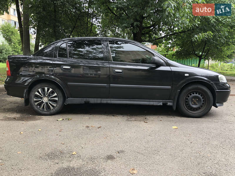 Седан Opel Astra 2008 в Луцке