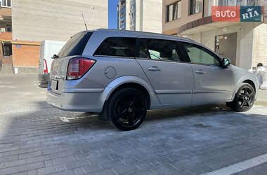Универсал Opel Astra 2010 в 