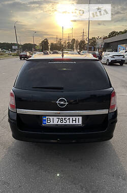 Универсал Opel Astra 2009 в Полтаве