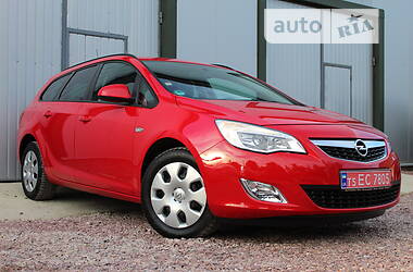 Универсал Opel Astra 2011 в Дрогобыче