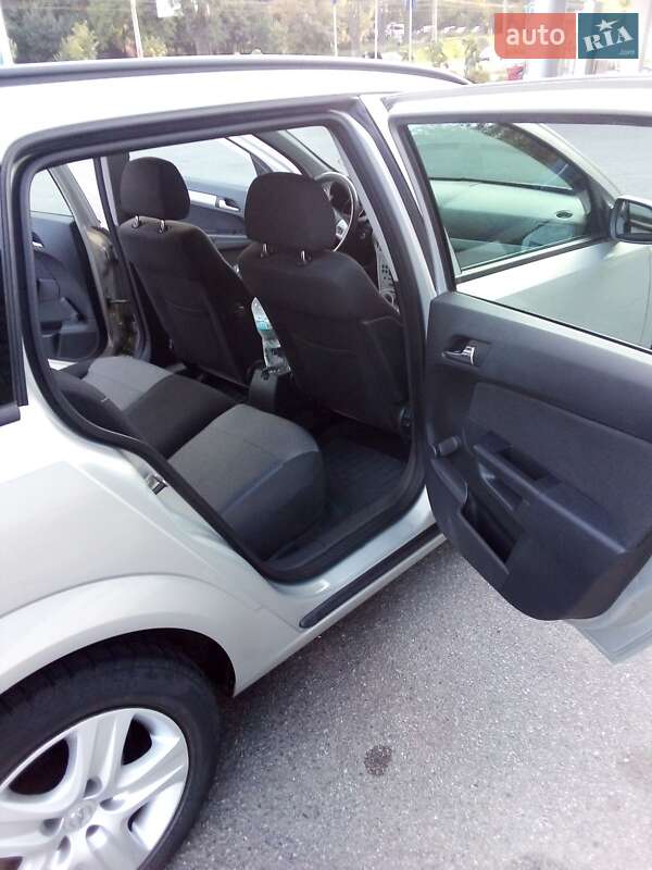 Универсал Opel Astra 2009 в Виннице