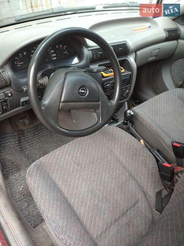 Седан Opel Astra 1993 в Запорожье