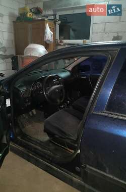 Седан Opel Astra 2001 в Тернополе