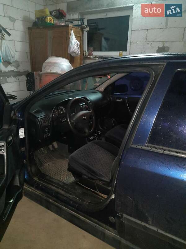 Седан Opel Astra 2001 в Тернополі