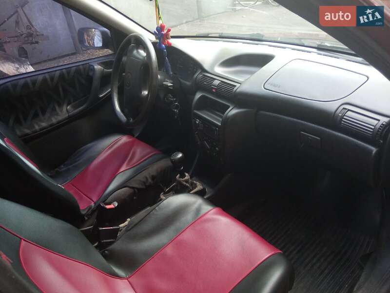 Універсал Opel Astra 1996 в Сарнах