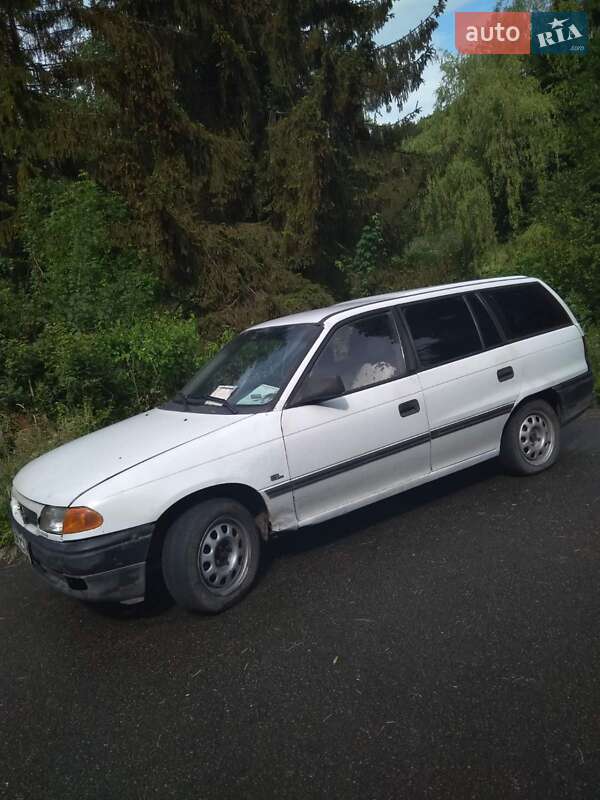 Универсал Opel Astra 1993 в Ровно