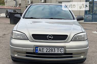 Седан Opel Astra 2006 в Днепре