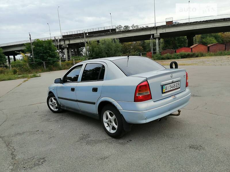 Седан Opel Astra 2004 в Броварах