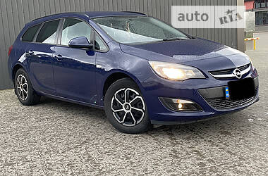 Универсал Opel Astra 2014 в Дрогобыче