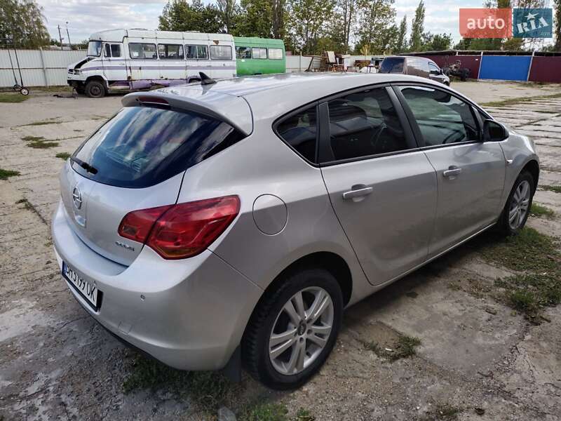 Хетчбек Opel Astra 2011 в Біляївці