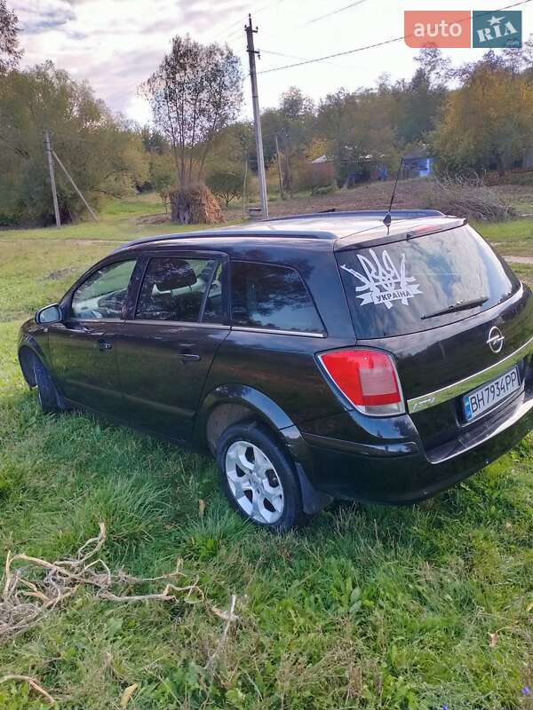 Универсал Opel Astra 2005 в Подольске