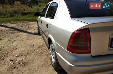 Седан Opel Astra 2001 в Гайвороне