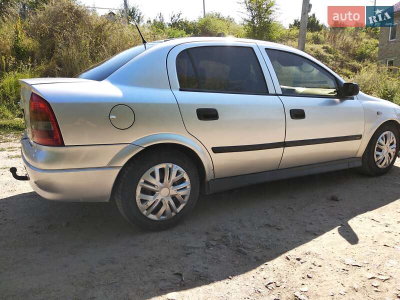 Седан Opel Astra 2001 в Гайвороне
