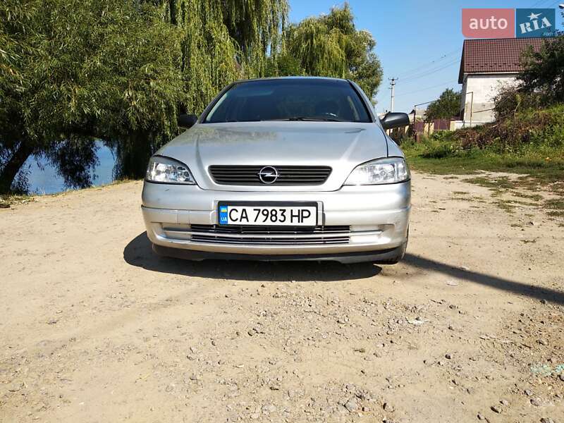 Седан Opel Astra 2001 в Гайвороне